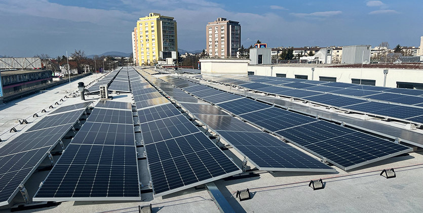Sanacija ter izboljšanje lastnosti ravnih streh pred vgradnjo fotovoltaike